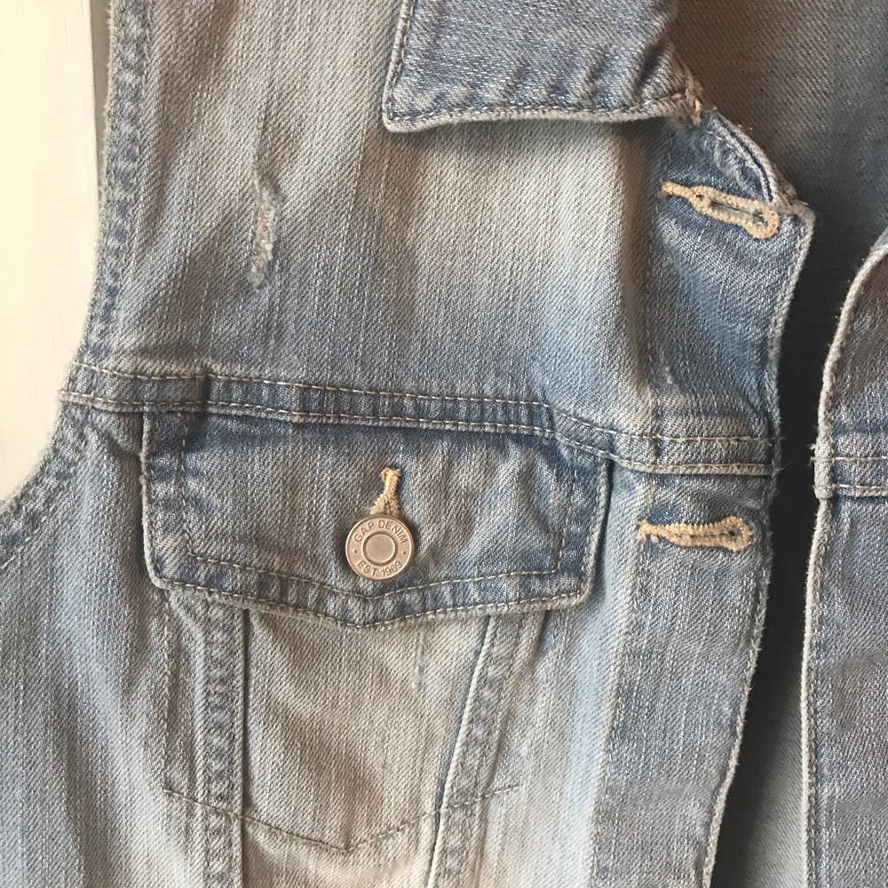 GAP Jean Vest Jacket - Picture 3 of 6